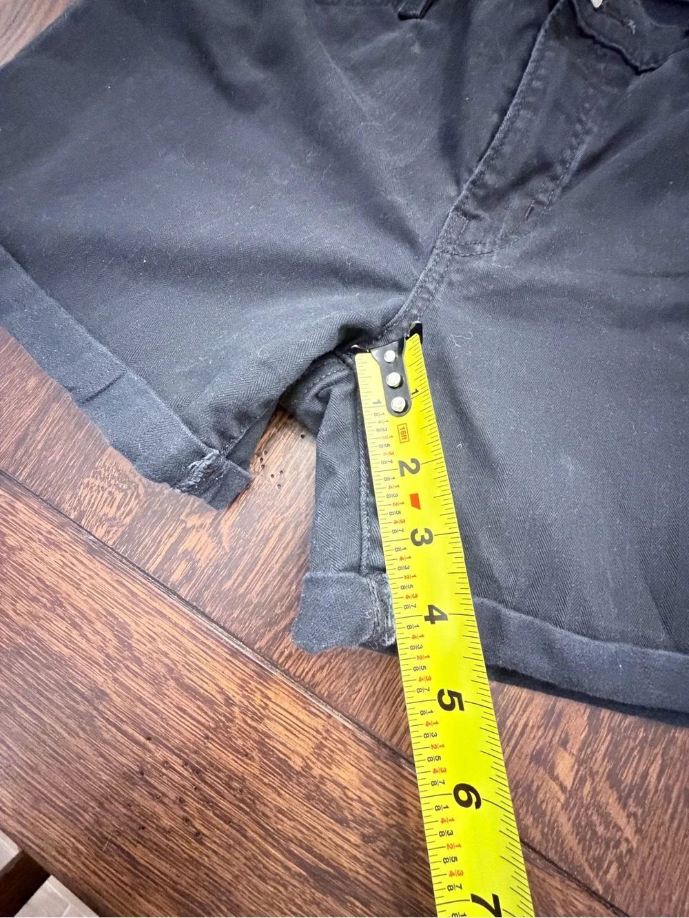 Levis sleek black